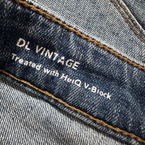 DL1961 Shorts Women 31 Blue Denim Distressed Karlie Boyfriend HeiQ V block - Picture 5 of 6